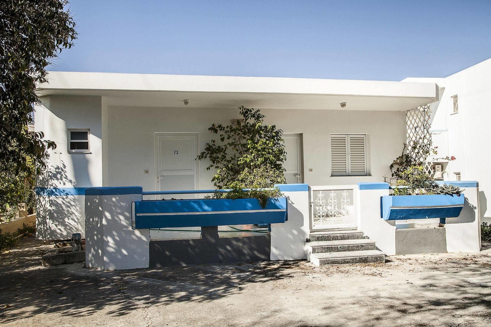 Yiannis Yard & Aparthotel 3*