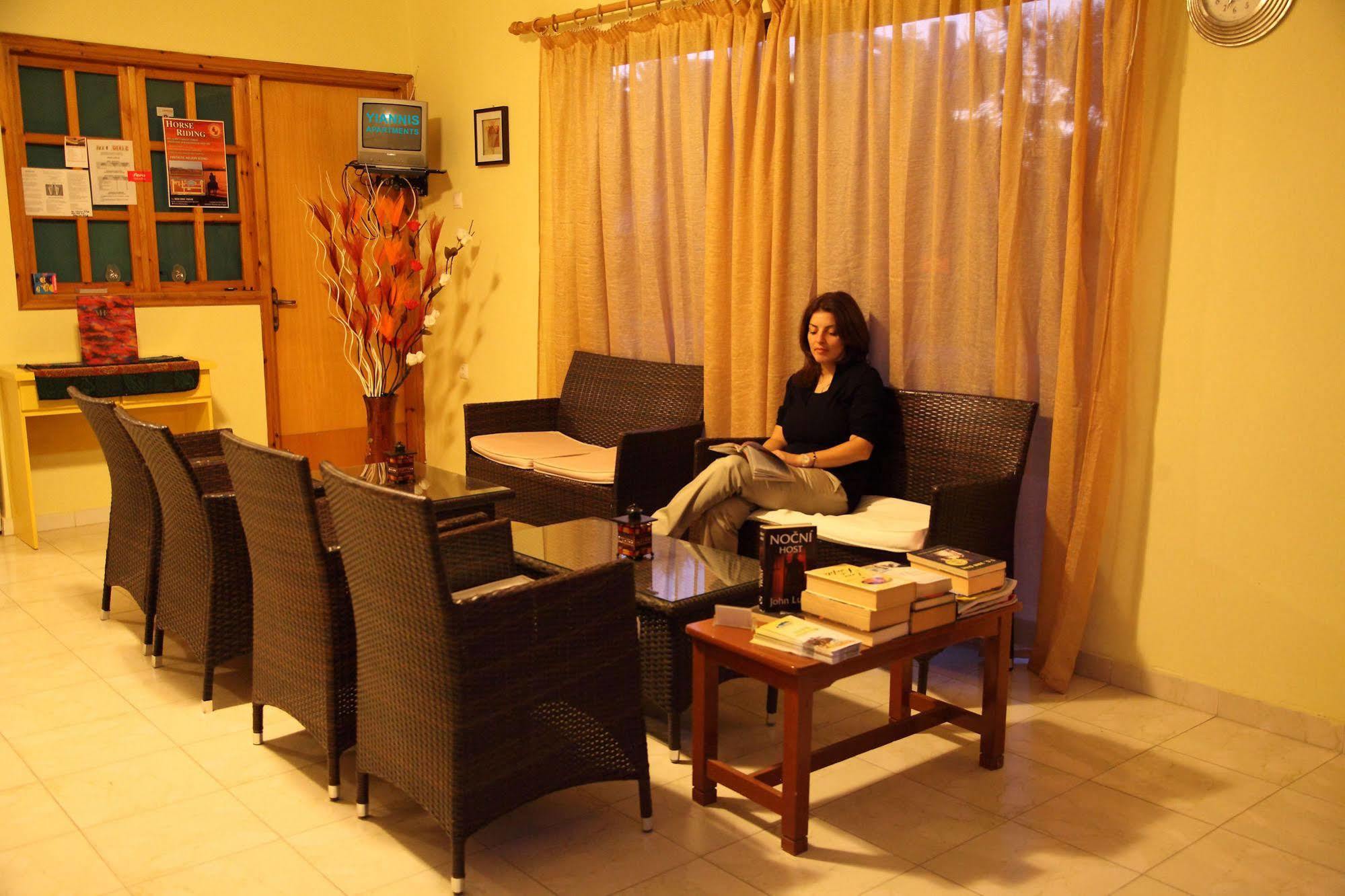 Yiannis Yard & Aparthotel 3*
