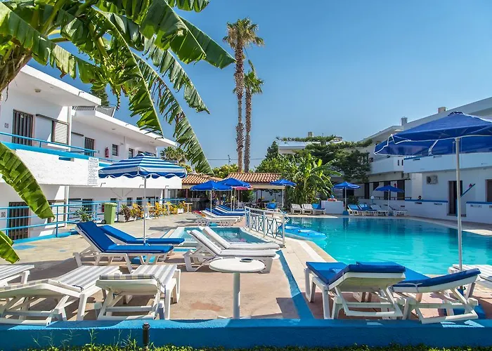 Yiannis Yard Studios & Apartments
