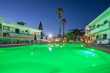 Yiannis Yard & Apartahotel Cos