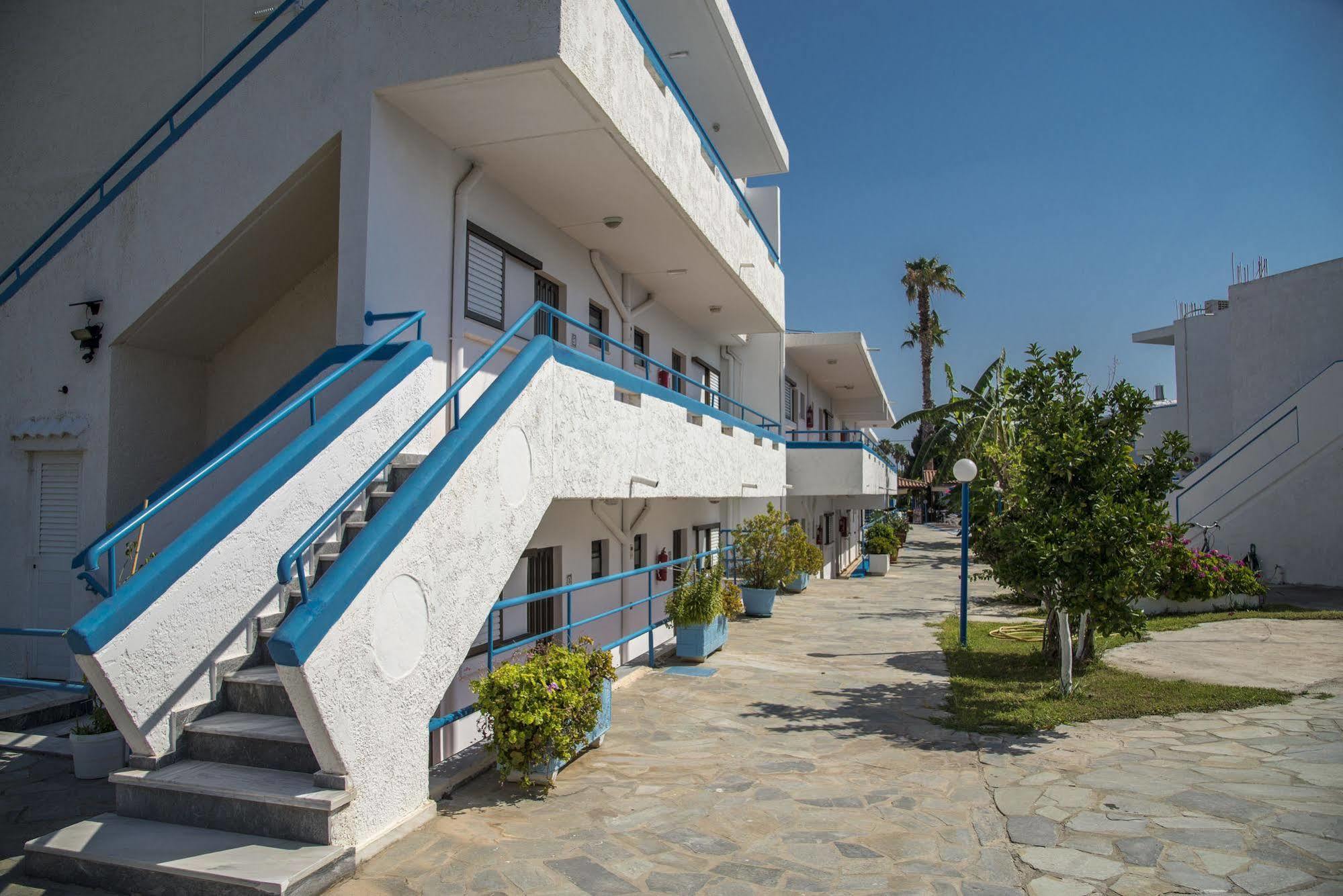 Yiannis Yard & Apartahotel Cos